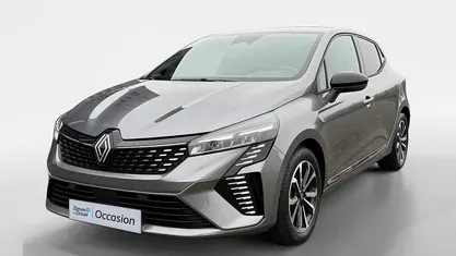 Gris schiste (donker grijs) Occasion 2024 Renault Clio V Techno Hatchback | € 19.735 (Eerlijke prijs)