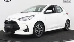 Wit Gebruikt 2023 Toyota Yaris Hybrid Limited Hatchback | € 23.445 (Eerlijke prijs)