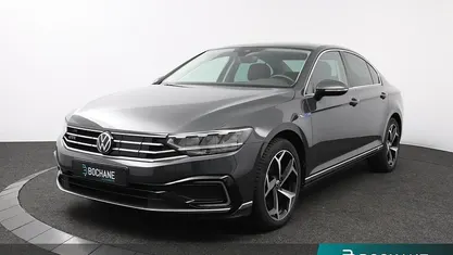Grijs Gebruikt 2021 VW Passat Business Sedan | € 22.595 (Goede deal)