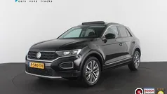 Zwart Gebruikt 2021 VW T-Roc Style SUV | € 17.950 (Eerlijke prijs)