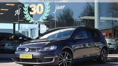 Grijs, metallic lak Gebruikt 2015 VW Golf VII GTE Hatchback | € 7.950 (Eerlijke prijs)