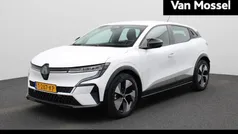 Blanc glacier 369 Gebruikt 2023 Renault Mégane Equilibre Hatchback | € 25.940 (Super prijs)