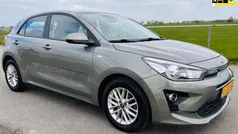 Groen Gebruikt 2021 Kia Rio Hatchback | € 14.950 (Goede deal)