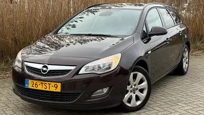 Gebruikt 2012 Opel Astra Edition Stationwagen | € 1.650 (Super prijs)