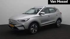 Grijs Gebruikt 2023 MG ZS Luxury Sedan | € 27.795 (Eerlijke prijs)