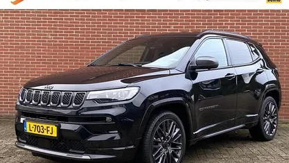 Gebruikt 2021 Jeep Compass SUV | € 23.950 (Eerlijke prijs)