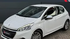Wit Gebruikt 2018 Peugeot 208 Allure Hatchback | € 8.980 (Eerlijke prijs)