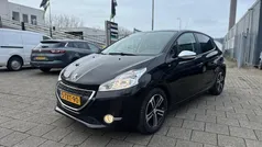 Zwart Gebruikt 2014 Peugeot 208 Style Hatchback | € 4.999 (Eerlijke prijs)