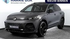 Zwart Nieuw 2025 VW Tiguan R-line Edition SUV | € 53.795 (Super prijs)