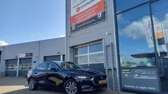 Zwart Gebruikt 2022 Mazda 3 Sedan | € 21.950 (Eerlijke prijs)