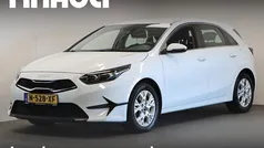 Wit Gebruikt 2022 Kia Ceed Hatchback | € 16.950 (Eerlijke prijs)