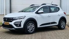 Wit Gebruikt 2022 Dacia Sandero Comfort Hatchback | € 14.985 (Eerlijke prijs)