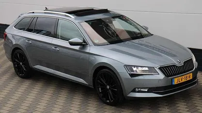 Occasion Skoda Superb LAURIN & KLEMENT 221 PK (162 kW) 2017 Grijs Hatchback