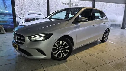 Grijs Gebruikt 2020 Mercedes B180 Advantage MPV | € 19.999 (Goede deal)