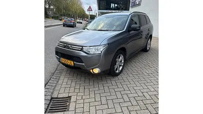 Grijs Gebruikt 2013 Mitsubishi Outlander Intense+ SUV | € 5.499 (Eerlijke prijs)