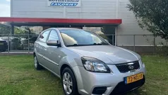 Gebruikt 2009 Kia Rio Hatchback | € 2.699 (Eerlijke prijs)