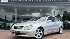 Grijs, metallic lak Gebruikt 2003 Mercedes CLK200 Elegance Coupé | € 9.940 (Iets duurder)