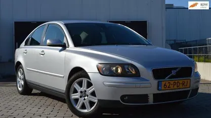 Grijs Gebruikt 2004 Volvo S40 Sedan | € 1.995 (Eerlijke prijs)