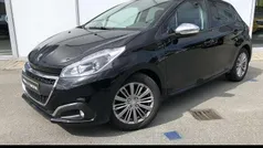 Zwart Gebruikt 2019 Peugeot 208 Signature Sky Hatchback | € 9.950 (Eerlijke prijs)