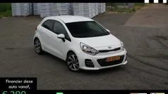 Wit Gebruikt 2016 Kia Rio Hatchback | € 8.950 (Eerlijke prijs)