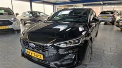 Zwart Gebruikt 2023 Ford Focus ST-Line Stationwagen | € 26.800 (Eerlijke prijs)