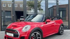 Rood, metallic lak Gebruikt 2016 Mini John Cooper Works Cabriolet Chili Cabriolet | € 22.950 (Eerlijke prijs)