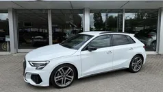 Wit Gebruikt 2023 Audi A3 Sportback S-Line Hatchback | € 34.950 (Eerlijke prijs)