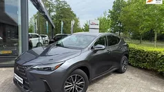 Grijs Gebruikt 2023 Lexus NX450h+ Luxury Line SUV | € 54.450 (Eerlijke prijs)