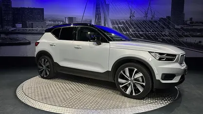 Grijs Occasion 2022 Volvo XC40 Pro SUV | € 29.995 (Eerlijke prijs)