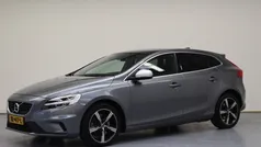 Grijs Gebruikt 2019 Volvo V40 Stationwagen | € 19.950 (Eerlijke prijs)