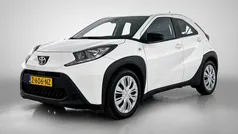 Gebruikt 2024 Toyota Aygo Play Hatchback | € 18.745 (Eerlijke prijs)