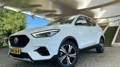 Wit Gebruikt 2023 MG ZS Comfort Sedan | € 17.950 (Eerlijke prijs)
