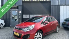 Rood Gebruikt 2012 Kia Rio Plus Hatchback | € 5.650 (Eerlijke prijs)