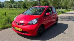 Rood Gebruikt 2007 Toyota Aygo Hatchback | € 2.999 (Eerlijke prijs)