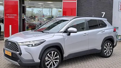 Grijs Occasion 2022 Toyota Corolla Cross Edition SUV | € 28.900 (Eerlijke prijs)