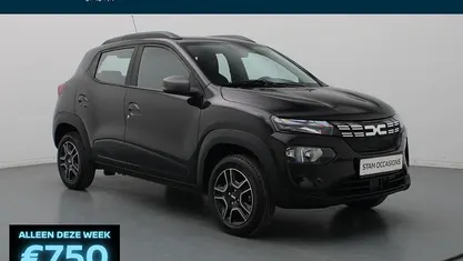 Zwart Gebruikt 2023 Dacia Spring Expression Hatchback | € 10.990 (Eerlijke prijs)