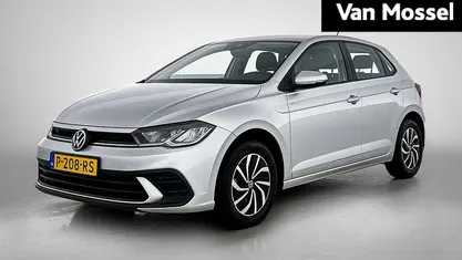 Grijs Gebruikt 2022 VW Polo Life Hatchback | € 20.900 (Eerlijke prijs)