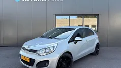 Beige Gebruikt 2012 Kia Rio Hatchback | € 5.740 (Eerlijke prijs)