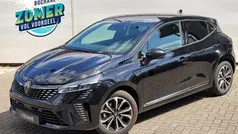 Zwart Gebruikt 2023 Renault Clio V Techno Hatchback | € 24.745 (Eerlijke prijs)