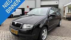 Zwart Gebruikt 2002 Skoda Fabia Comfort Hatchback | € 1.499 (Eerlijke prijs)