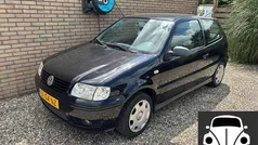 Gebruikt 2001 VW Polo Comfortline Hatchback | € 1.499 (Eerlijke prijs)