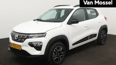 Wit Gebruikt 2022 Dacia Spring Comfort Plus Hatchback | € 11.940 (Eerlijke prijs)