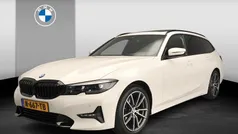 Wit Gebruikt 2022 BMW 318 Sport Line Stationwagen | € 33.900 (Eerlijke prijs)