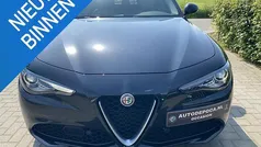 , metallic lak Gebruikt 2018 Alfa Romeo Giulia Veloce Sedan | € 28.450 (Eerlijke prijs)