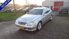 Grijs Gebruikt 2004 Mercedes 180 Sedan | € 2.750 (Eerlijke prijs)