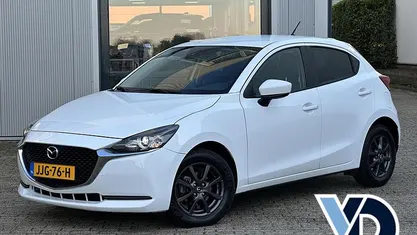 Wit Occasion 2023 Mazda 2 Luxury Hatchback | € 20.695 (Eerlijke prijs)
