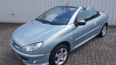 Grijs Gebruikt 2005 Peugeot 206 CC Cabriolet | € 1.699 (Eerlijke prijs)