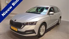 Grijs Gebruikt 2021 Skoda Octavia Business Line Stationwagen | € 14.950 (Eerlijke prijs)