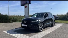 Zwart, metallic lak Gebruikt 2021 Volvo XC40 R-Design SUV | € 32.940 (Eerlijke prijs)