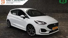 Wit Gebruikt 2023 Ford Fiesta ST-Line Hatchback | € 18.545 (Eerlijke prijs)